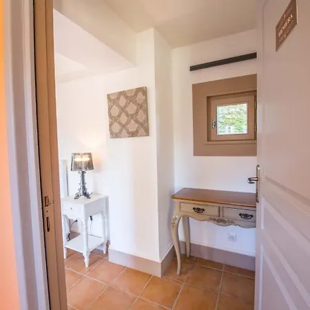 Bed & Breakfast La Demeure De Cybele - D'hotes En Drome Provencale 3*